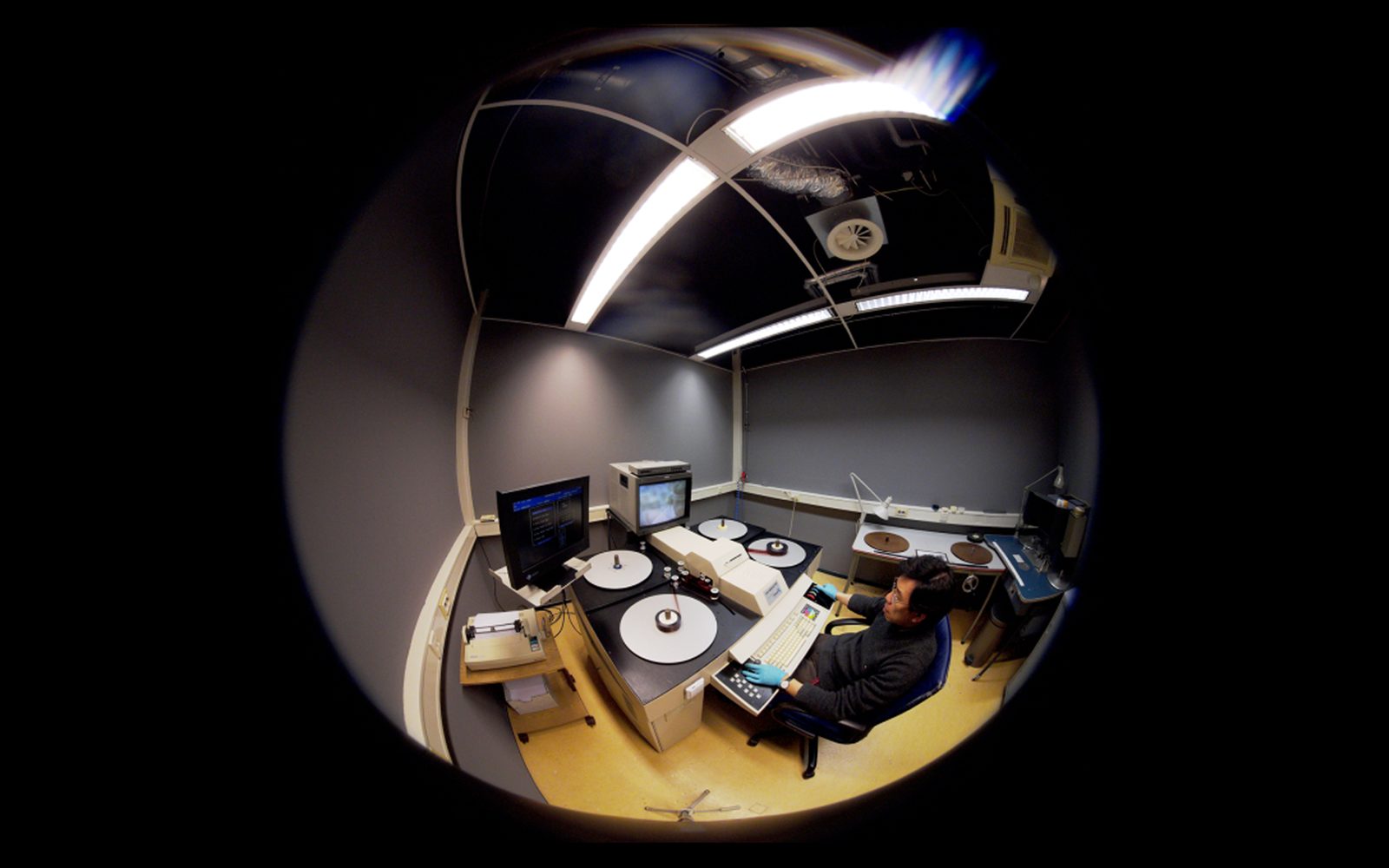 Haghefilm Virtual Tour — Highlighting film restoration techniques